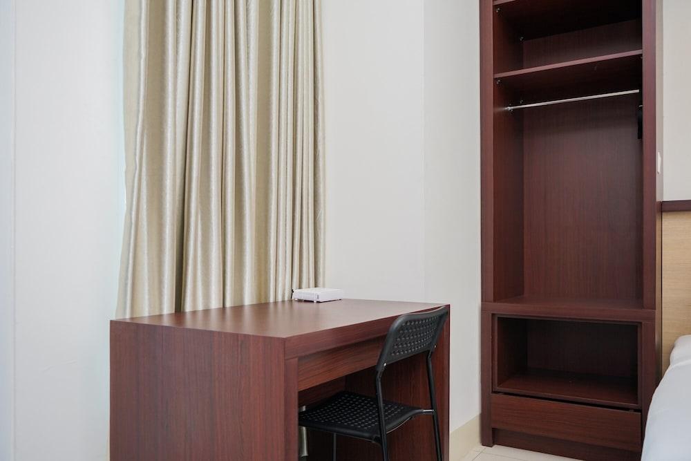 Comfy and Nice Studio at Tree Park City BSD Apartment