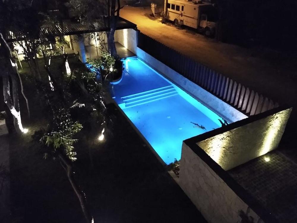 Amazing Penthouse Private Rooftop Jacuzzi