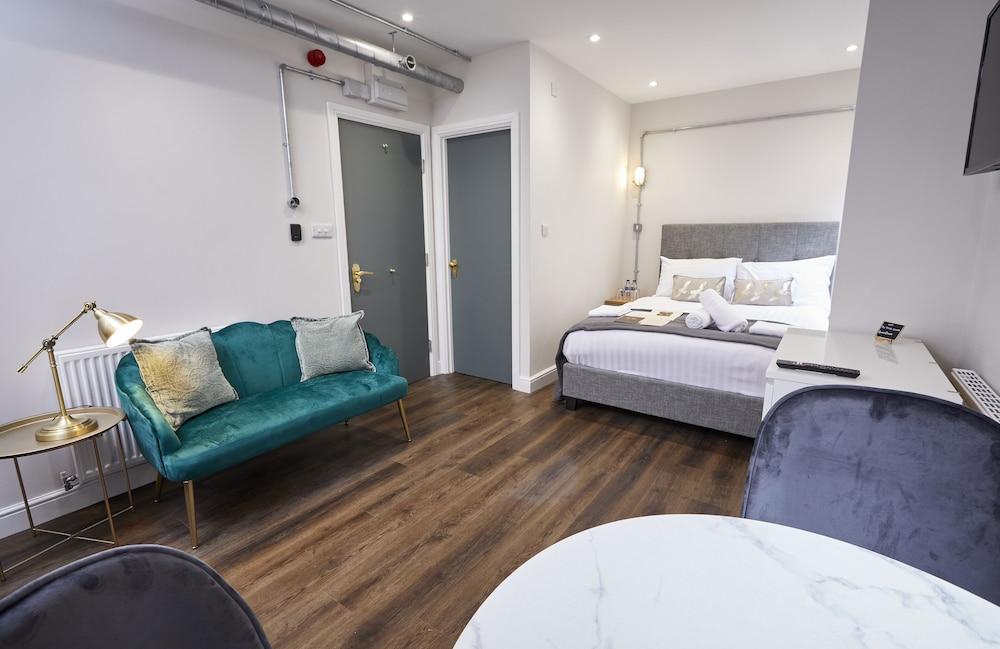 Three Cranes Serviced Apartments