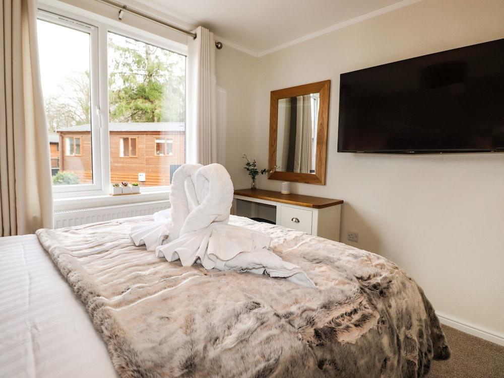 Bramblings by the Lake