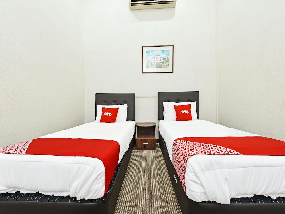 Capital O 90434 Marmoris House