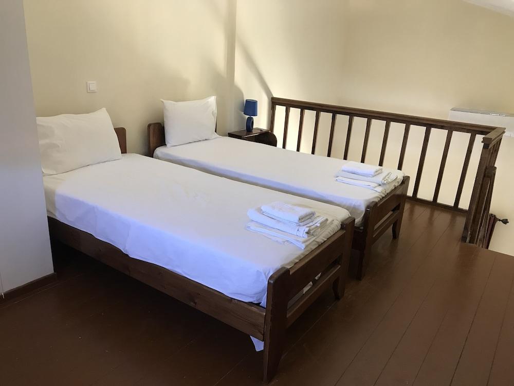 Despina studios and rooms