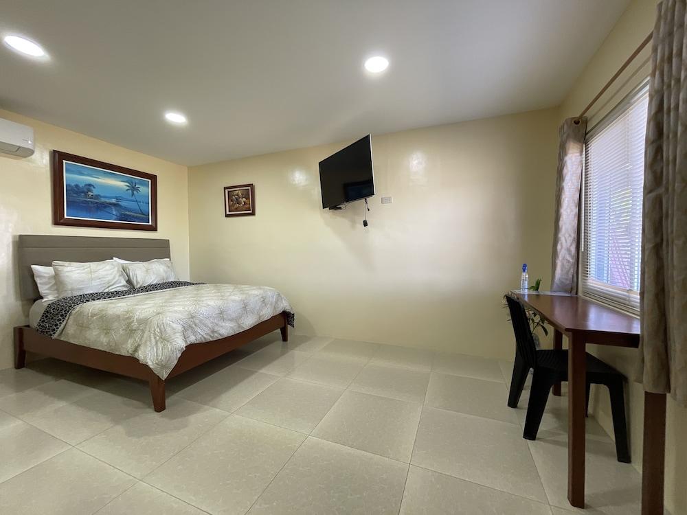 Monty's Riverside View Resort by Cocotel