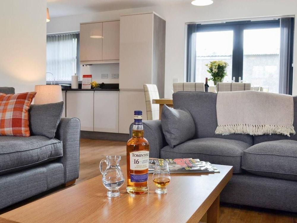 Stylish 3-bed Cottage Located in the Cairngorms