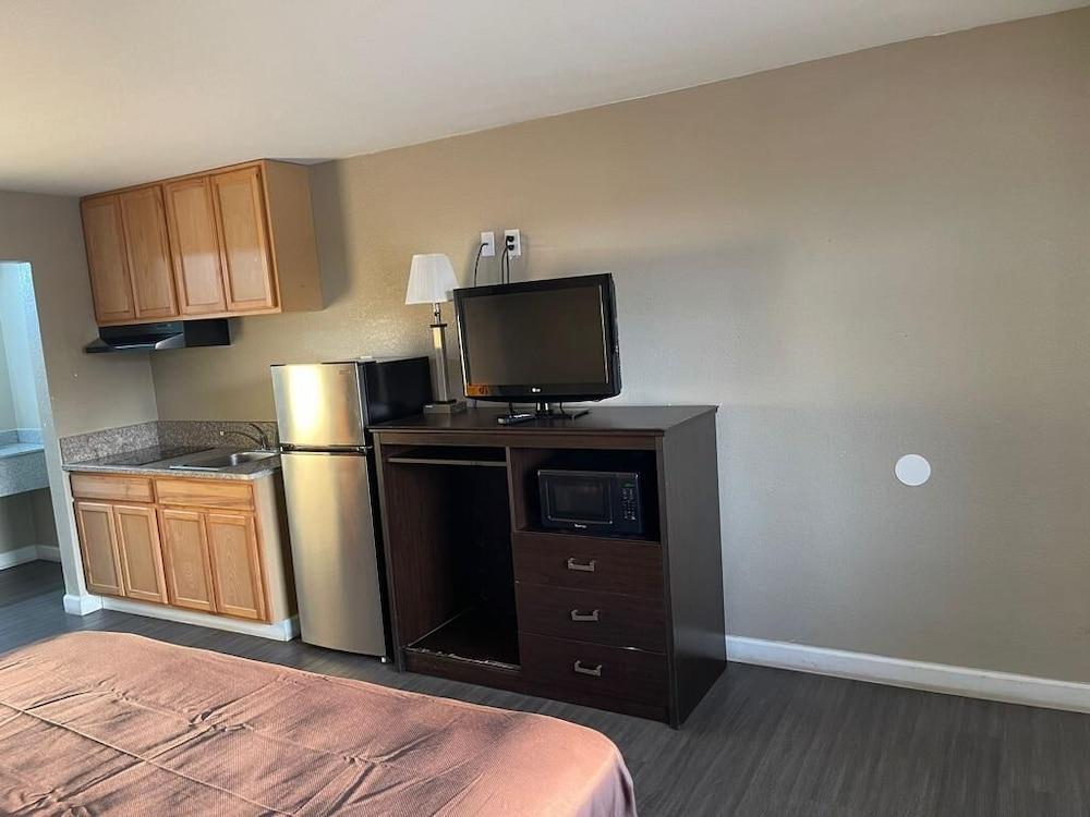 Suburban Studios Columbia - Harbison