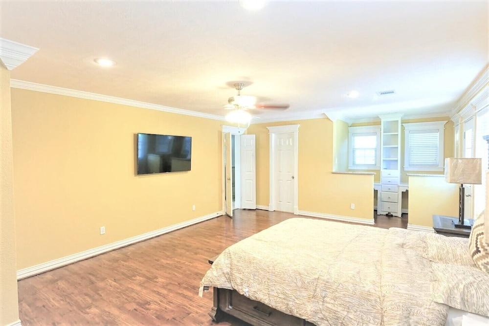 5Bdrm 3.5Bath 8Beds - Up to 16 Guest