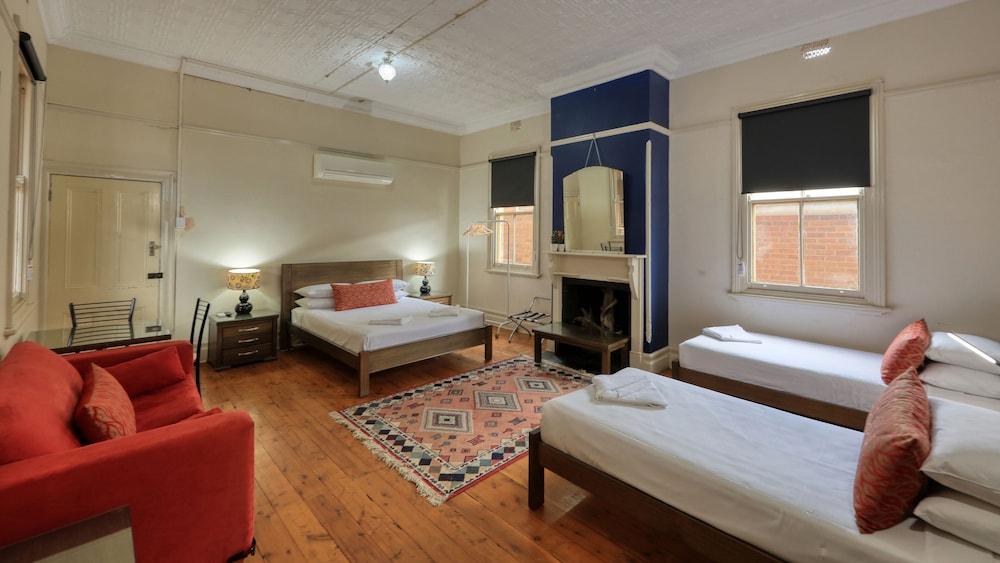 Commercial Travellers House