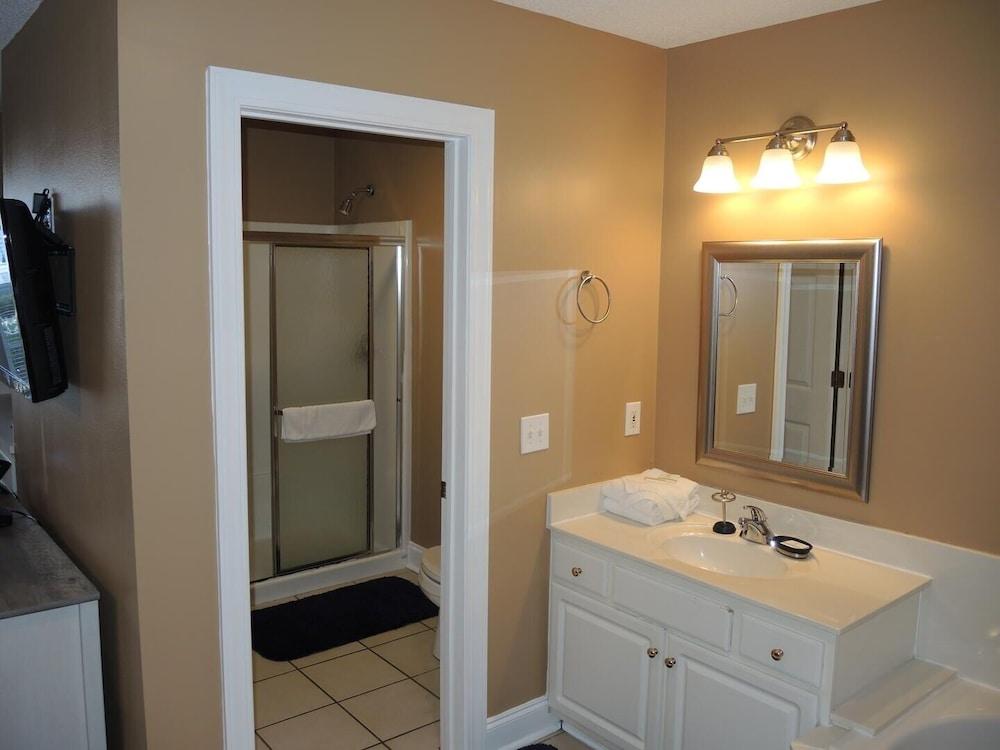 Studio Home 1301L in Brunswick Plantation Resort and Golf by RedAwning