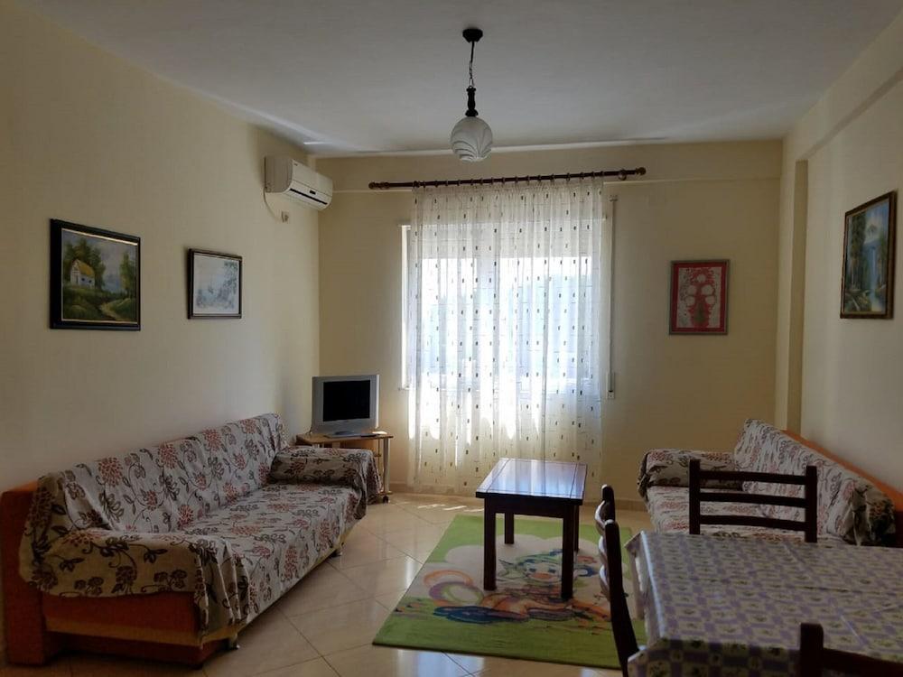 Charming Accommodation With Swimming Pool