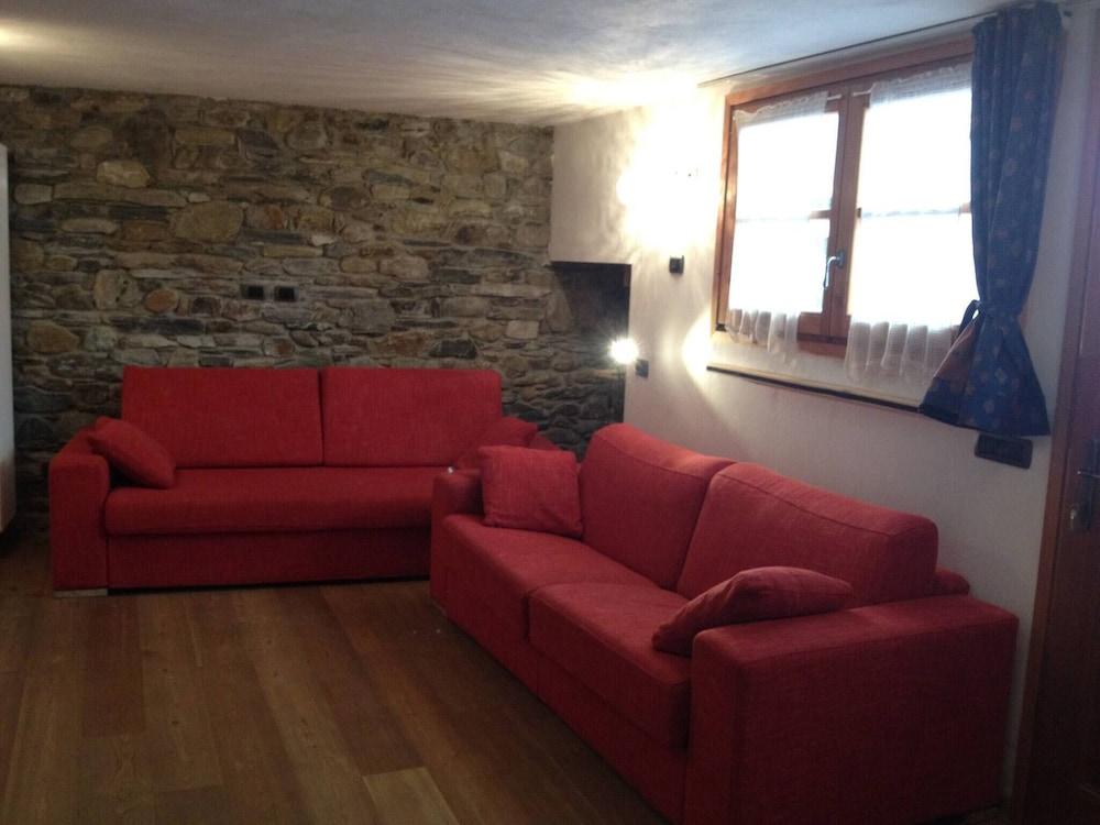 Baita In Pietra Chiesa Valmalenco - A Piedi Alla Funivia Alpe Palu