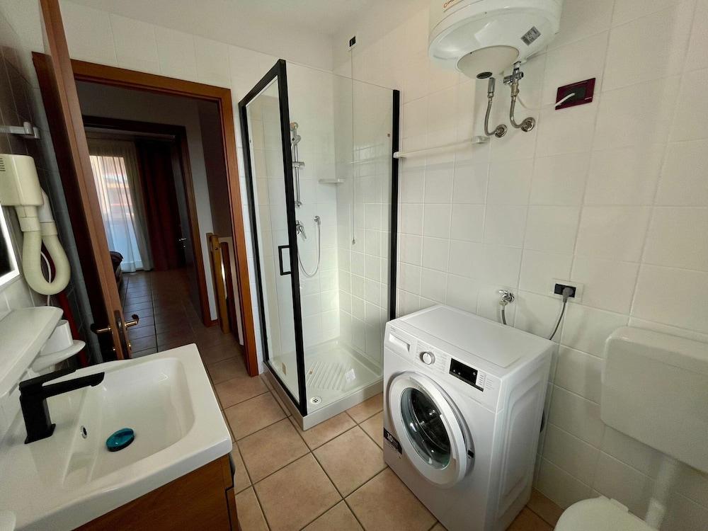 Modern Seaside Flat by the Pool