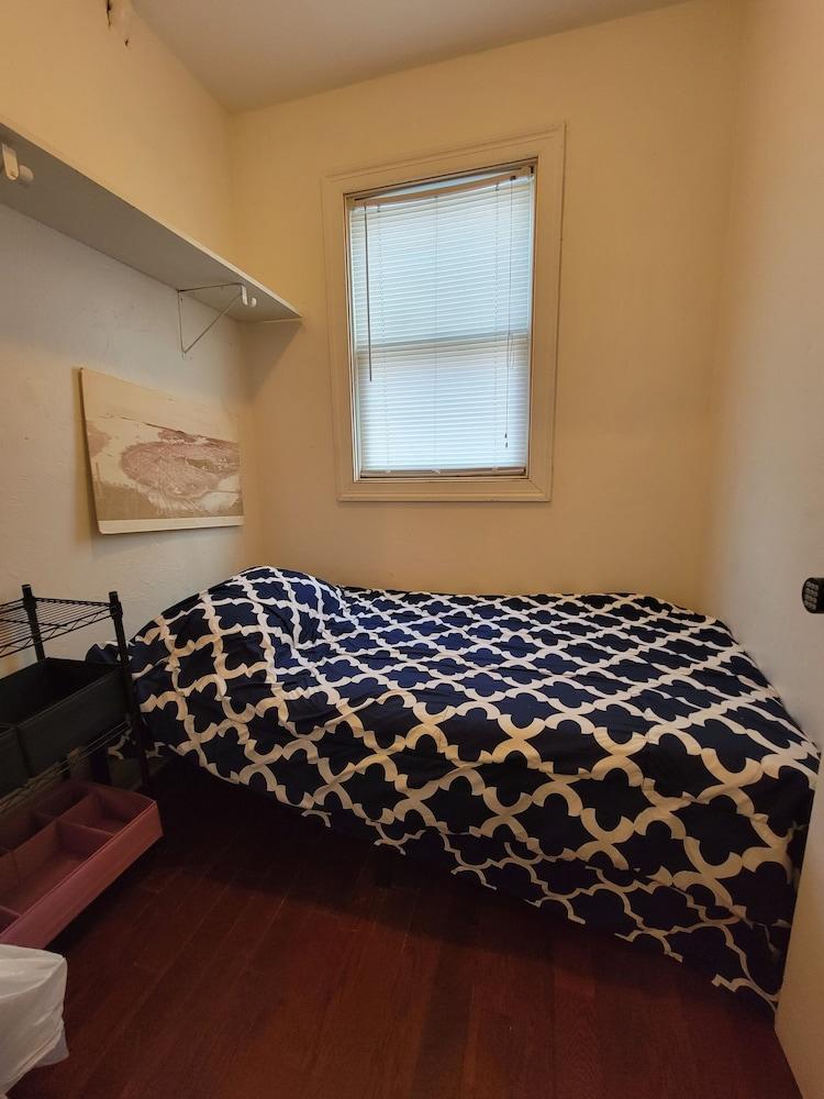 Bedroom Near Downtown Boston - Hostel