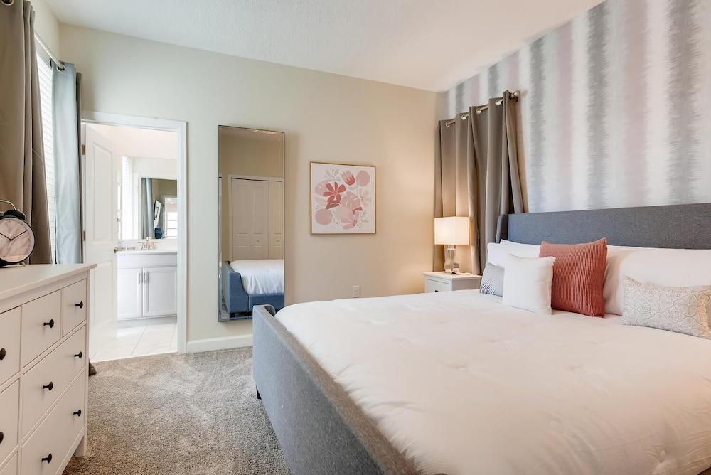 2751 BD -luxury 5BR Single Family - Private Pool