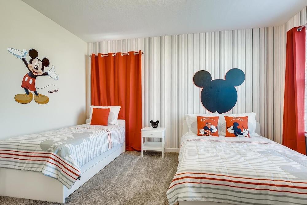 871 DS - Exquisite 5BR Retreat With Pool