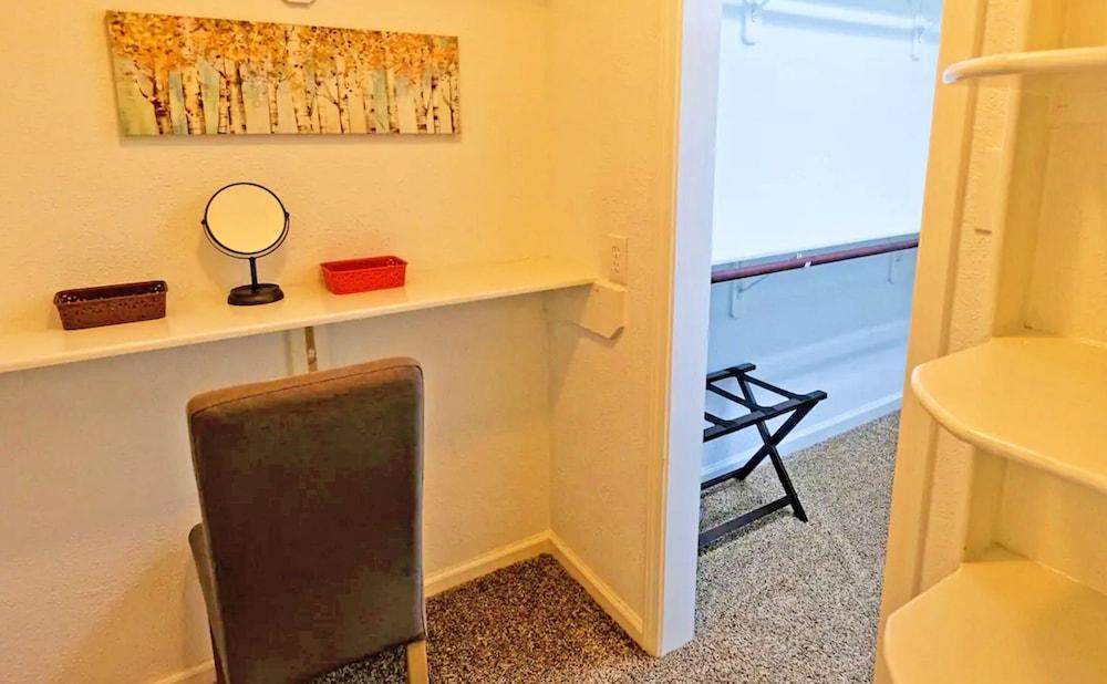 4Bdrms 2Bath 6Beds - Med-Center MM-Park