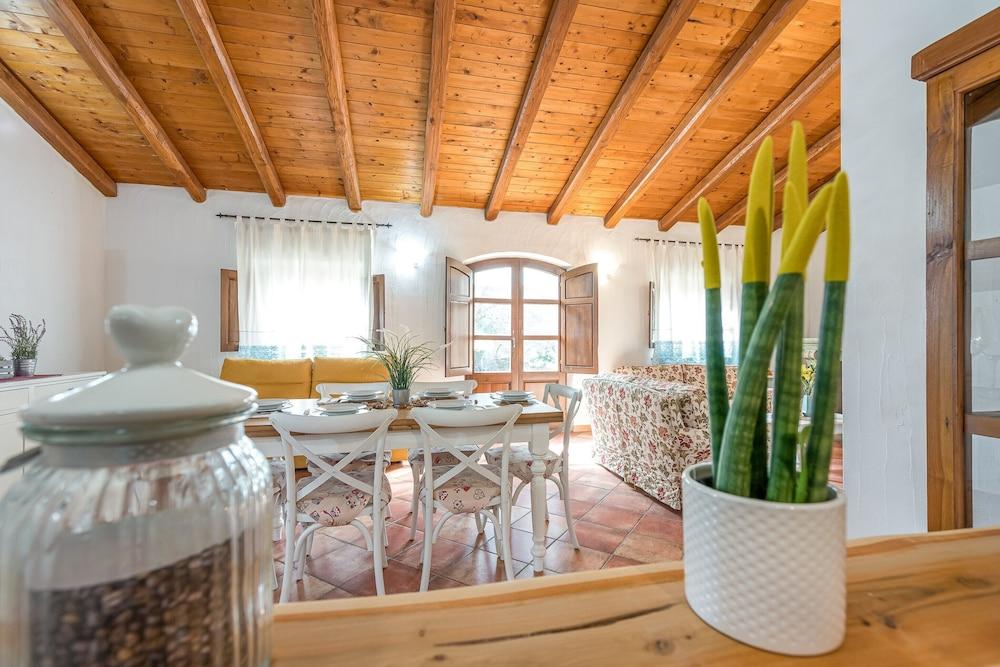 Domos Pintadas Cottage Rosa