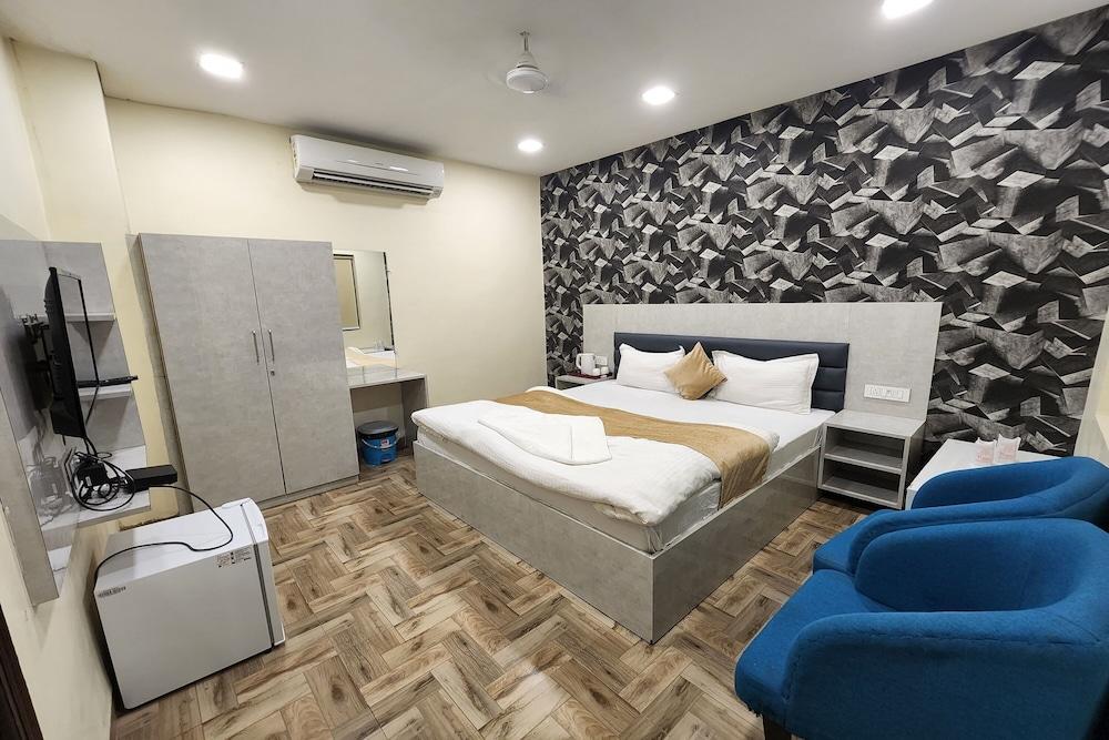 Hotel Mandakini Royale