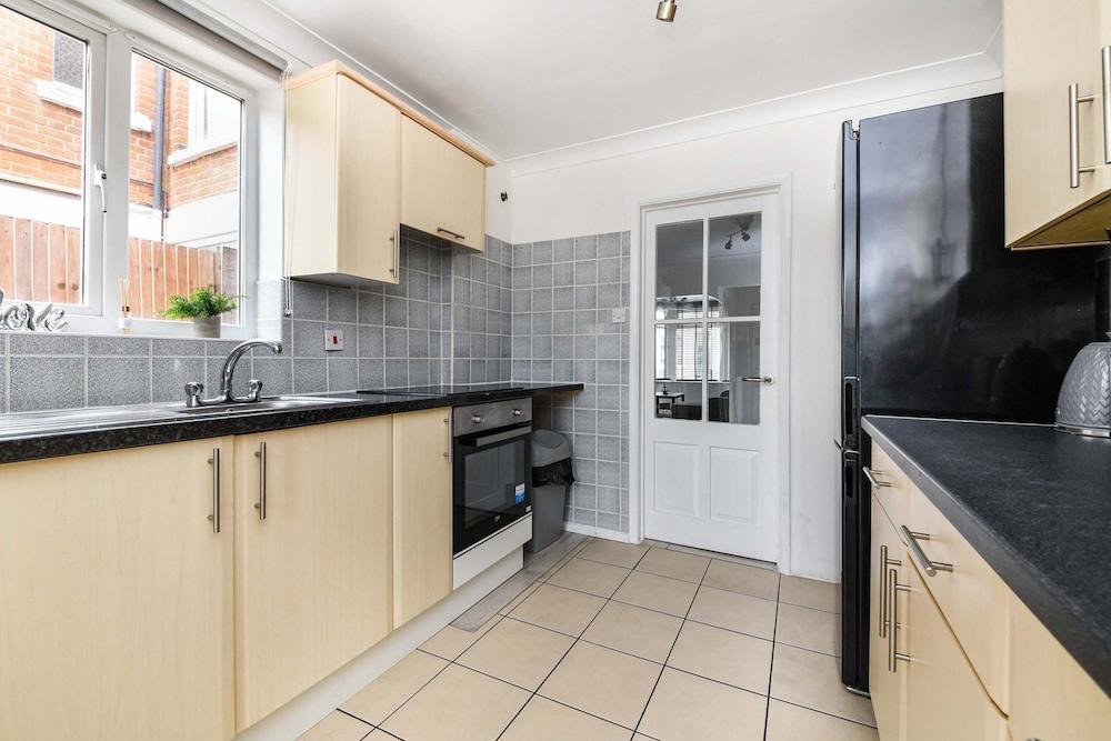 House - Sleeps 10 - Garden - Close to City Centre