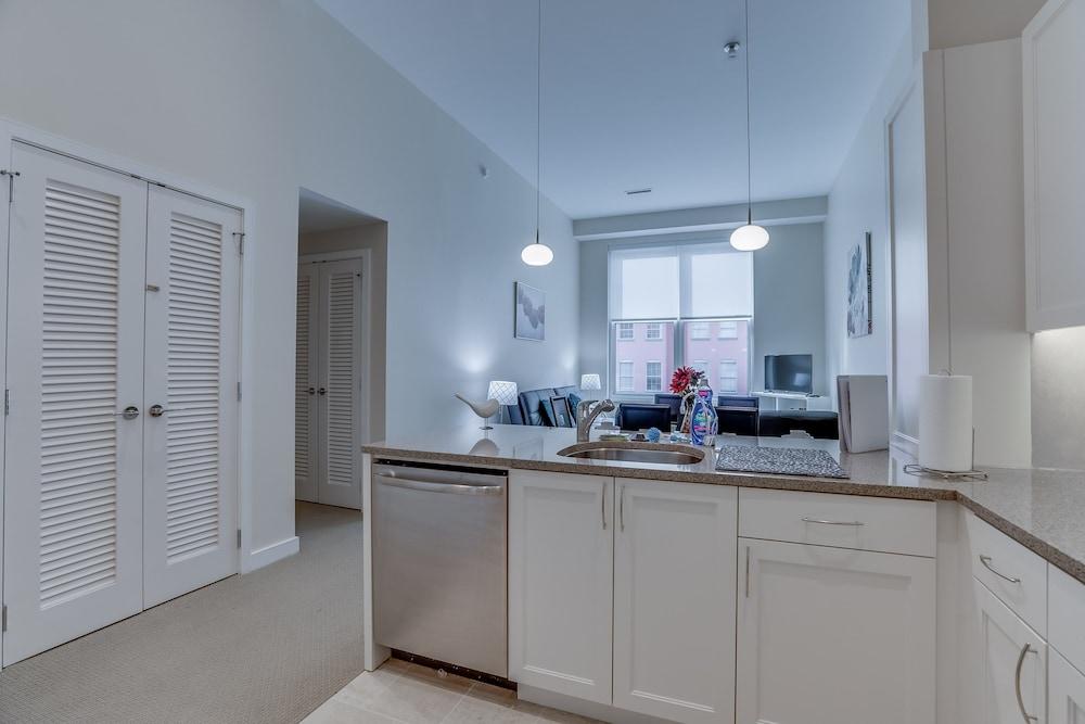 2 Bedroom Apartment located in Washington Dcâs Penn Quarter. 2 Apts by RedAwning