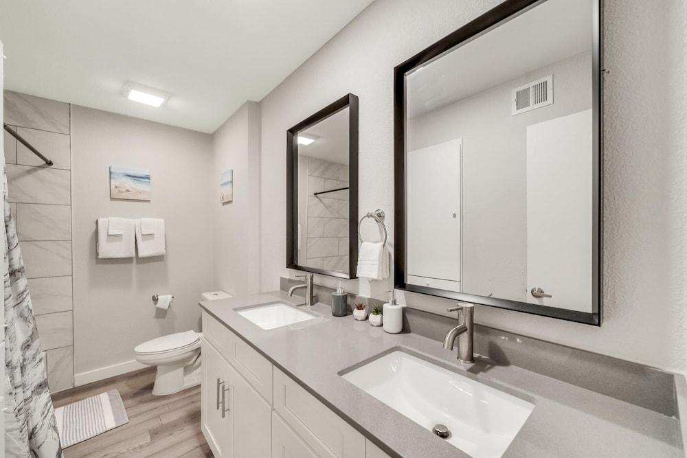 Cozy 2BR Near UT Hyde Park Evonify