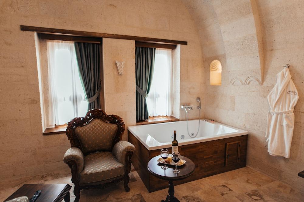 House 1938 Special Cave Hotel