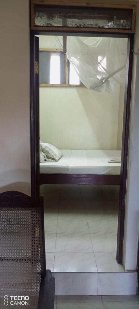 New Mahrus Hotel & Rooftop Restaurant