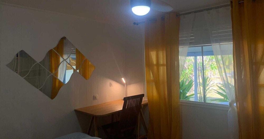 Moana Breeze Eco Lodge