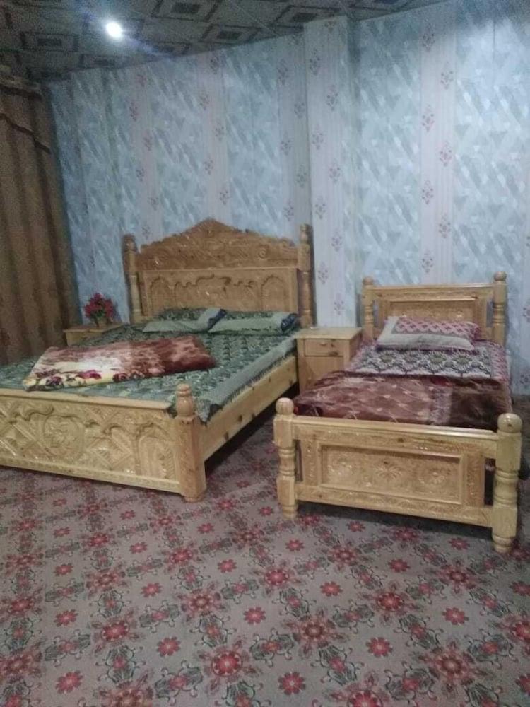 Snow White Hotel And Resturant