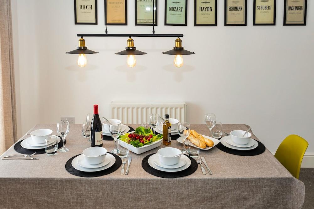 Saint James By The Quay