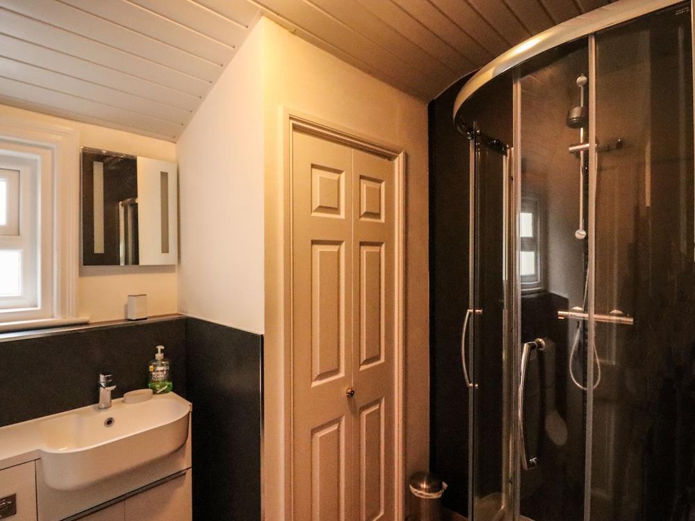 Number One The Crescent