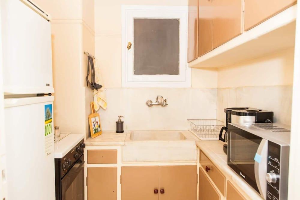 Renovated apt in the Heart of Piraeus