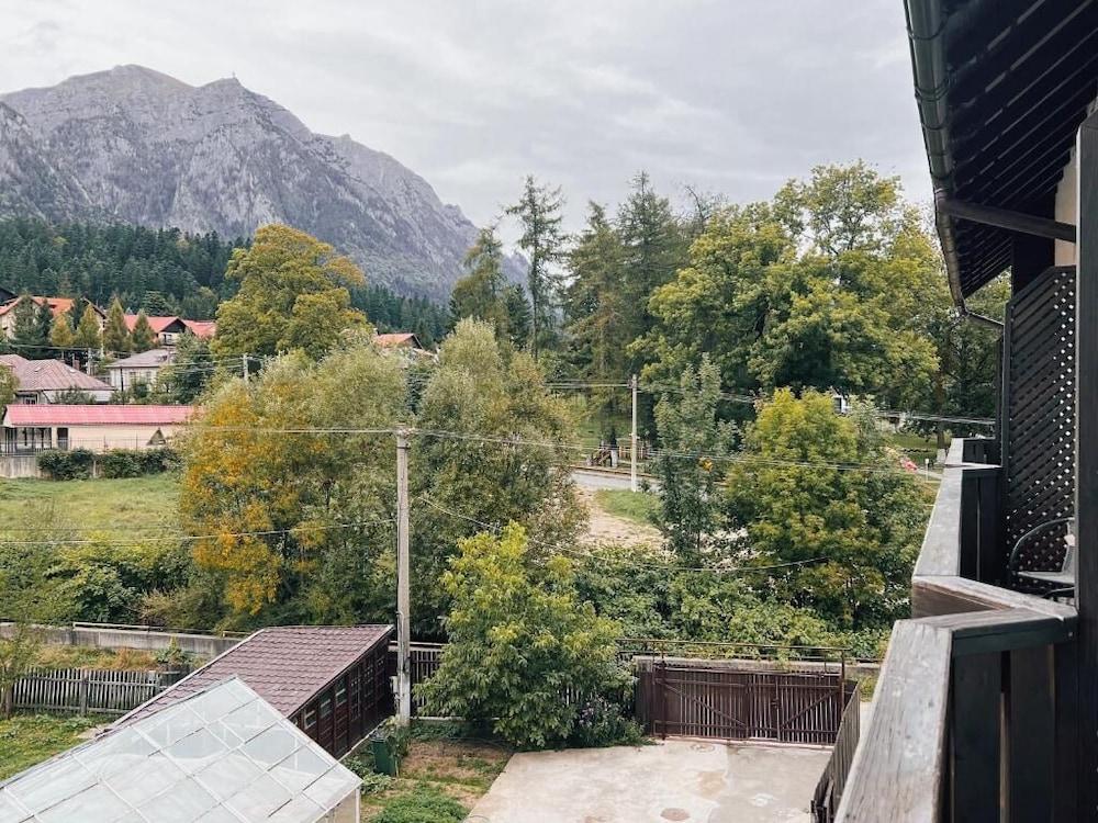 Suru Hotel & Restaurant