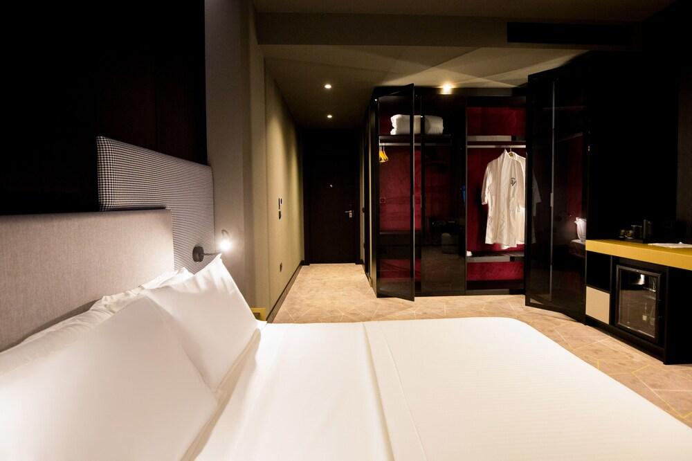 The Central View Boutique Hotel