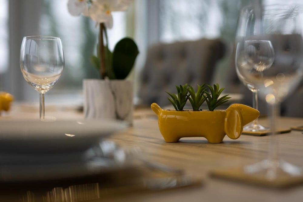 Ocean Waves - Ground Floor Apartment Pet Friendly Enclosed Garden