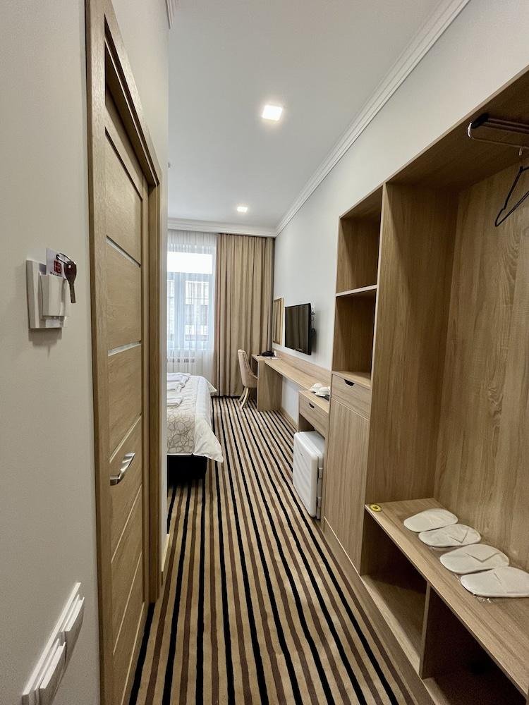 Bristol Hotel Tashkent