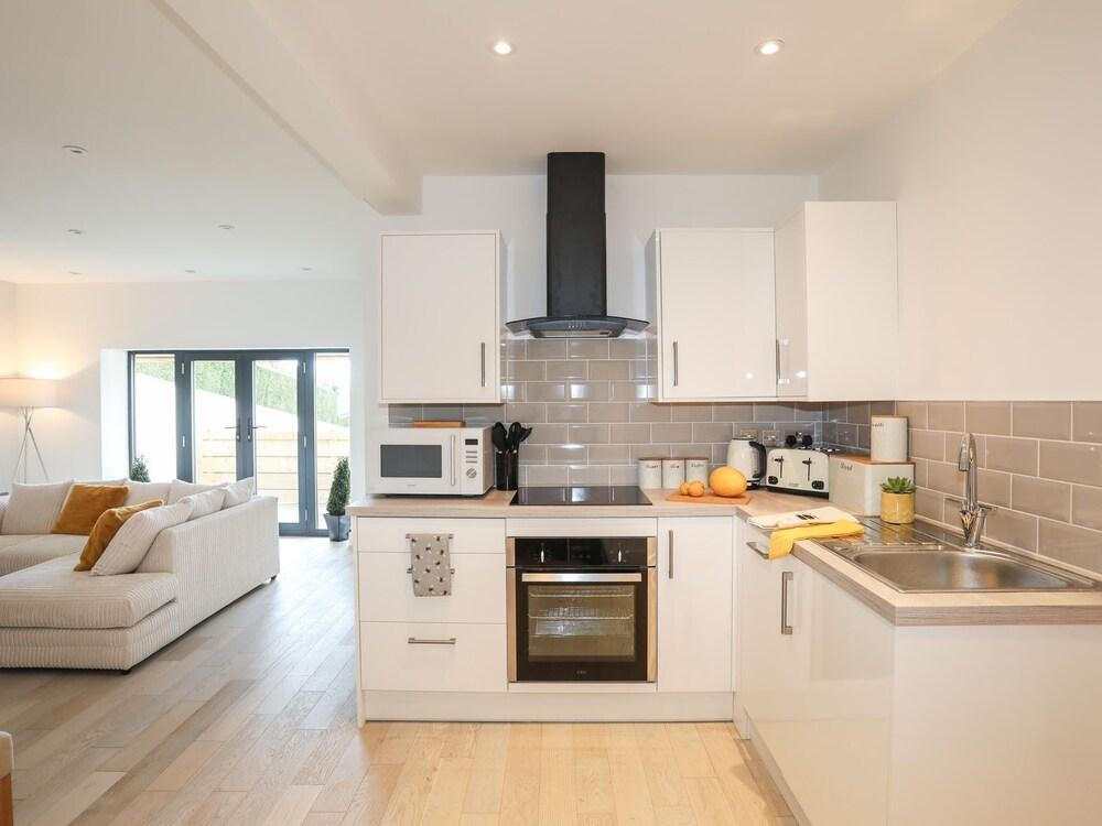 Bryn Min Manton Bach