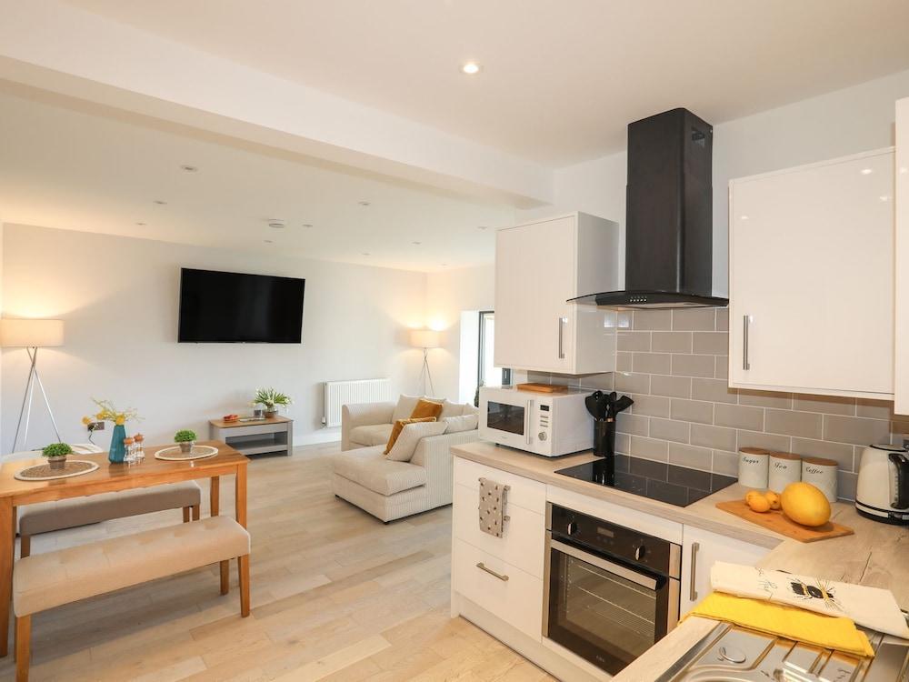 Bryn Min Manton Bach