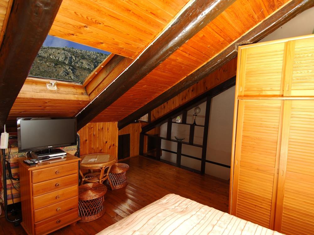 A4 Apartment for Four