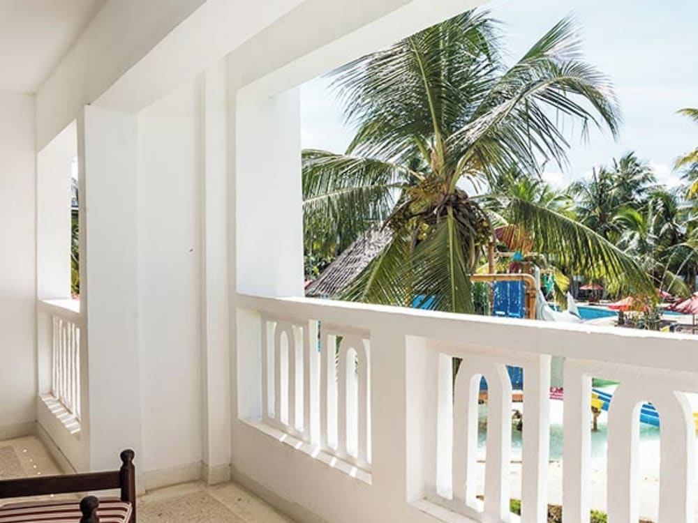 Prideinn Flamingo Beach Resort Spa 2