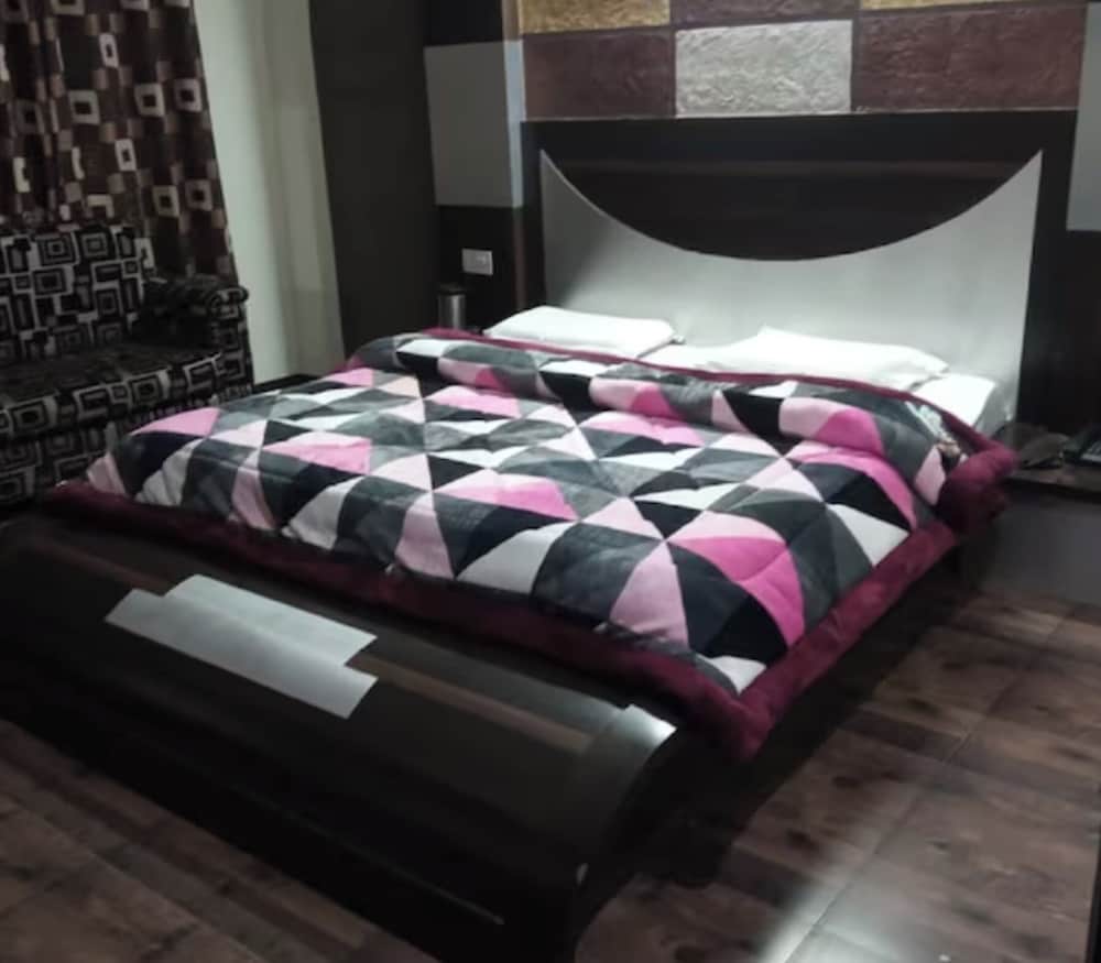 Goroomgo Shakuntala Katra