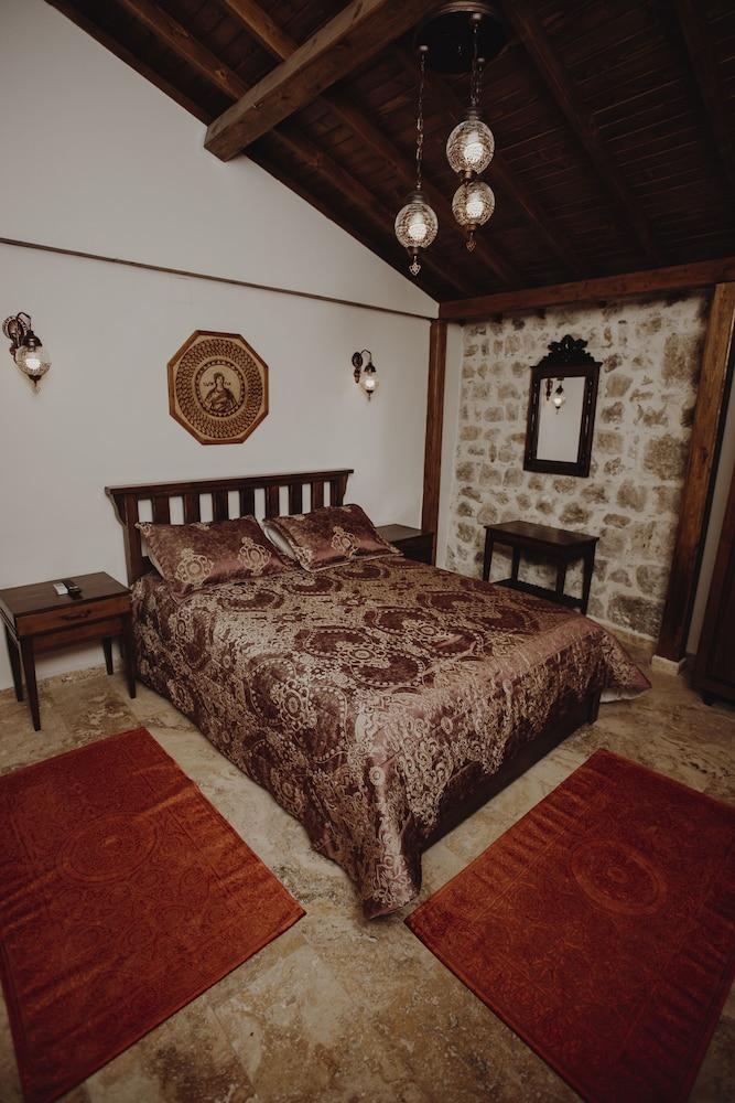 Tetrapole Boutique Hotel