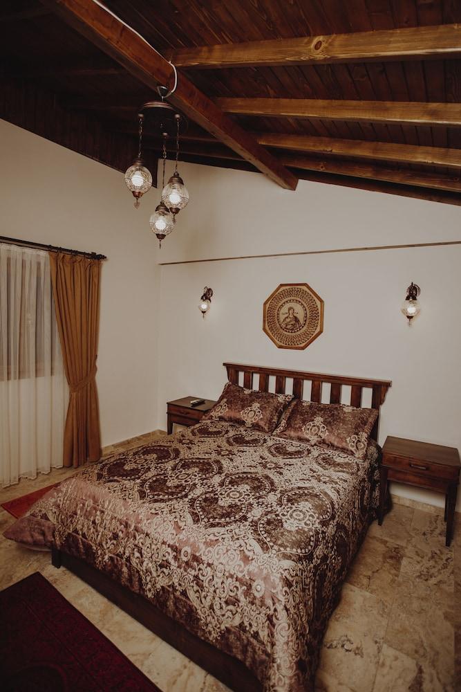 Tetrapole Boutique Hotel