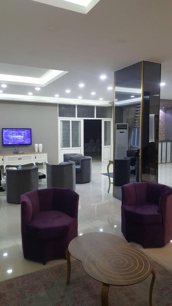 Engin Hotel