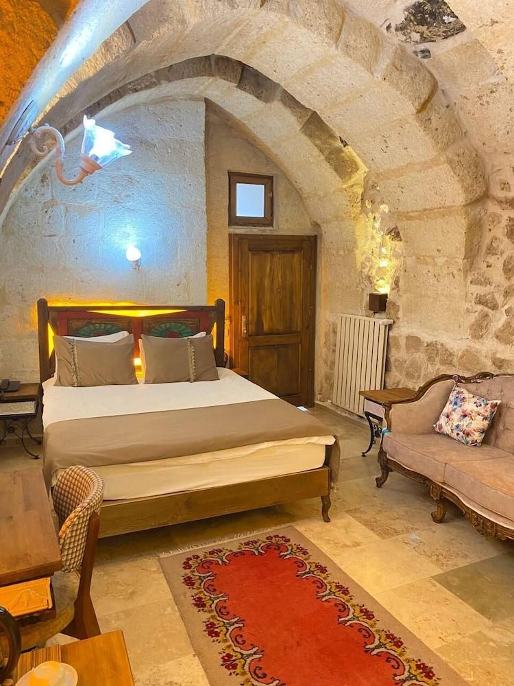 Zuwinasa House Hotel