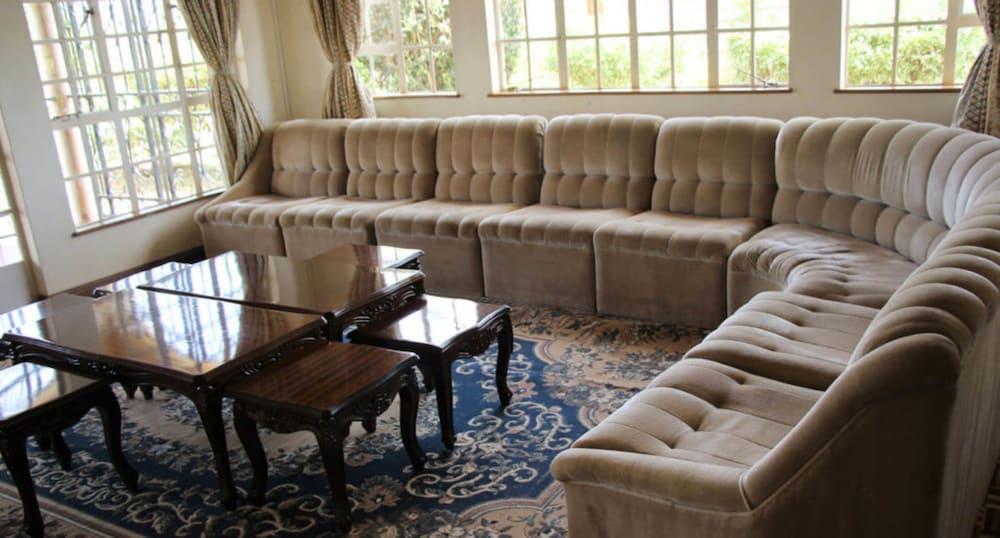 Kusyombunguo Hotel Lukenya