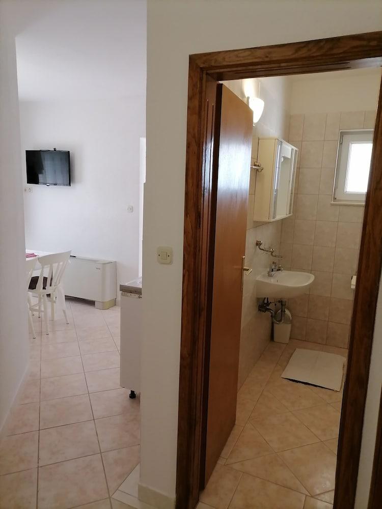 Apartment 7, First Floor