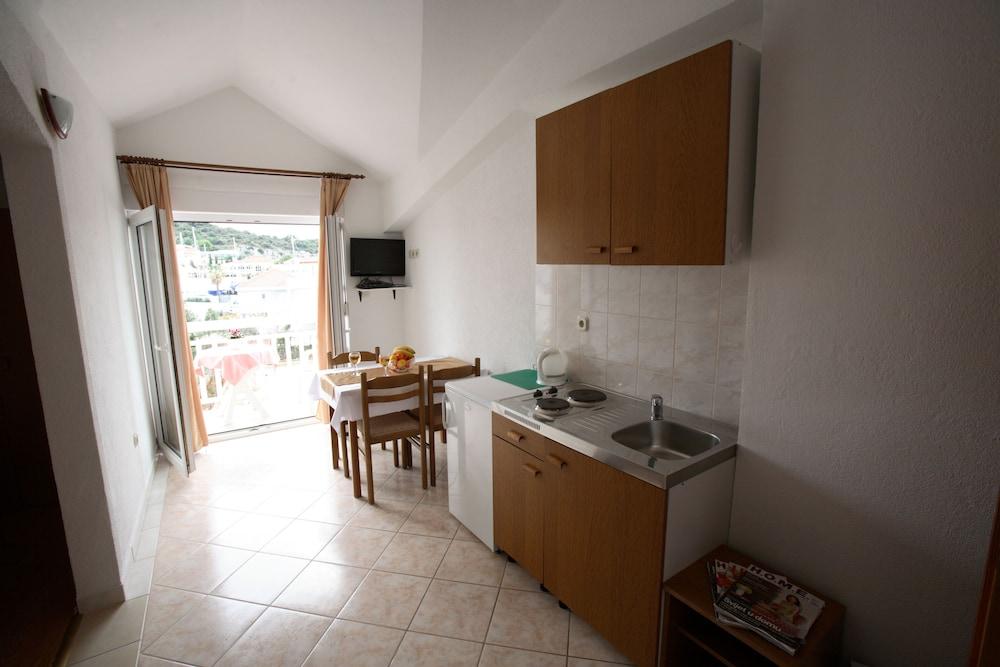 Room in Studio - Studio Apartment 3, First Floor