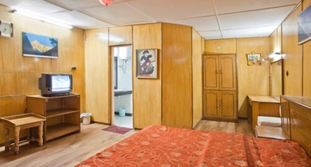 Goroomgo Dalhousie Shangrila Hotel