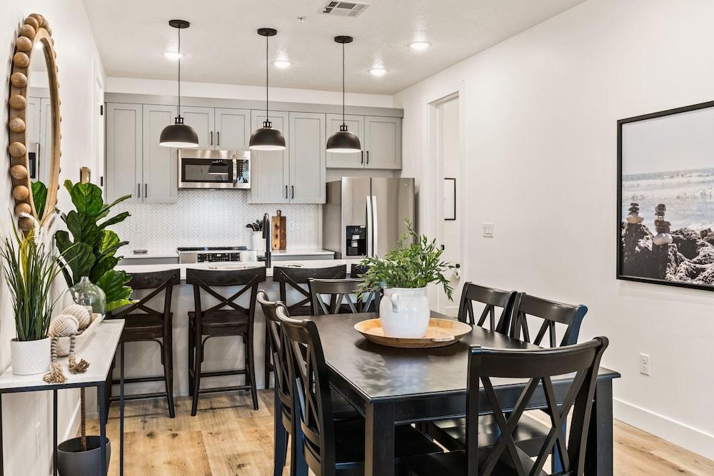 Stapes Escape #75 by RedAwning