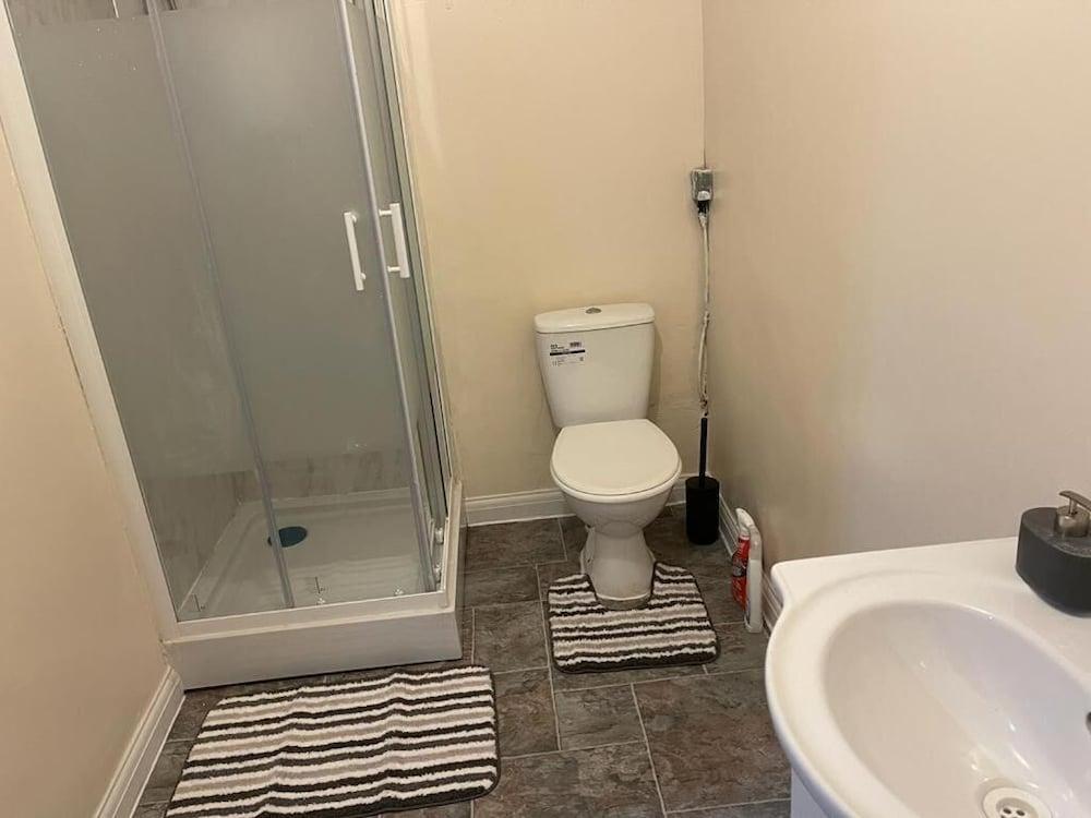 A Furnished Ensuite Apartment for Rent in Patchway